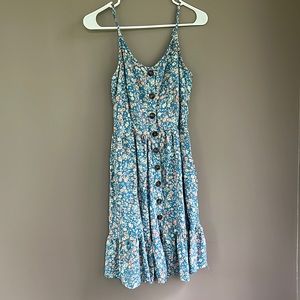 Cute Flowey summer dress worn once